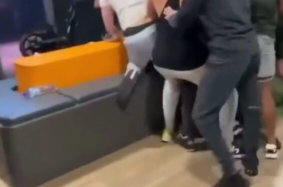 Poolse kluisjesdief in de Basic Fit in Den Haag wordt betrapt en krijgt er van langs