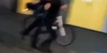 Wie niet wil luisteren moet maar voelen in Den Haag