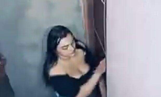 Gast gebruikt 100 procent van zijn brein als plots zijn vriendin thuis komt