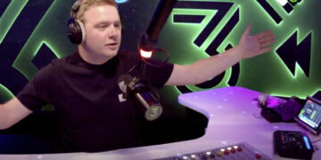 3FM haalt radio presentator offline als hij teveel achterover heeft gedronken
