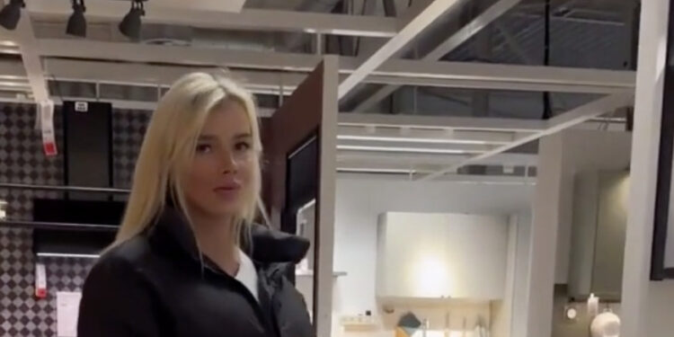 Nederlandse dame gaat dus naar Ikea om uit te dagen