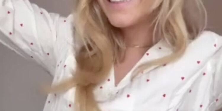 Dave Roelvink zit zweetend thuis op de bank met Valentijnsdag