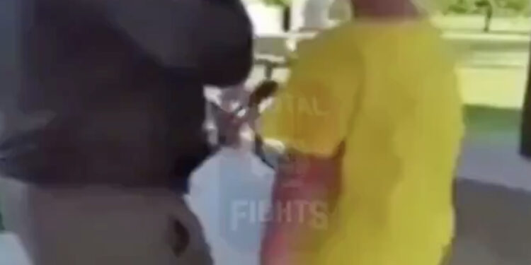 Jongen krijgt op de ouderwetse manier zijn lesje geleerd