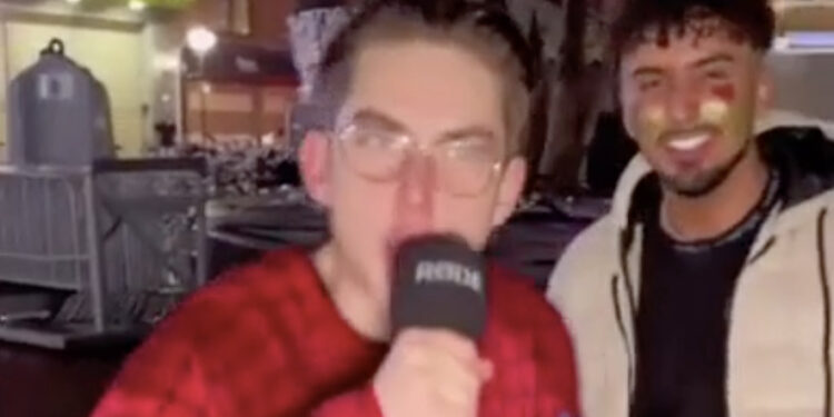 Vrouwtje van deze gast kan beter maar op zoek gaan naar een ander vriendje na carnaval
