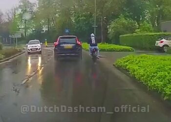 Terecht-dat-de-Volvo-een-kusje-geeft